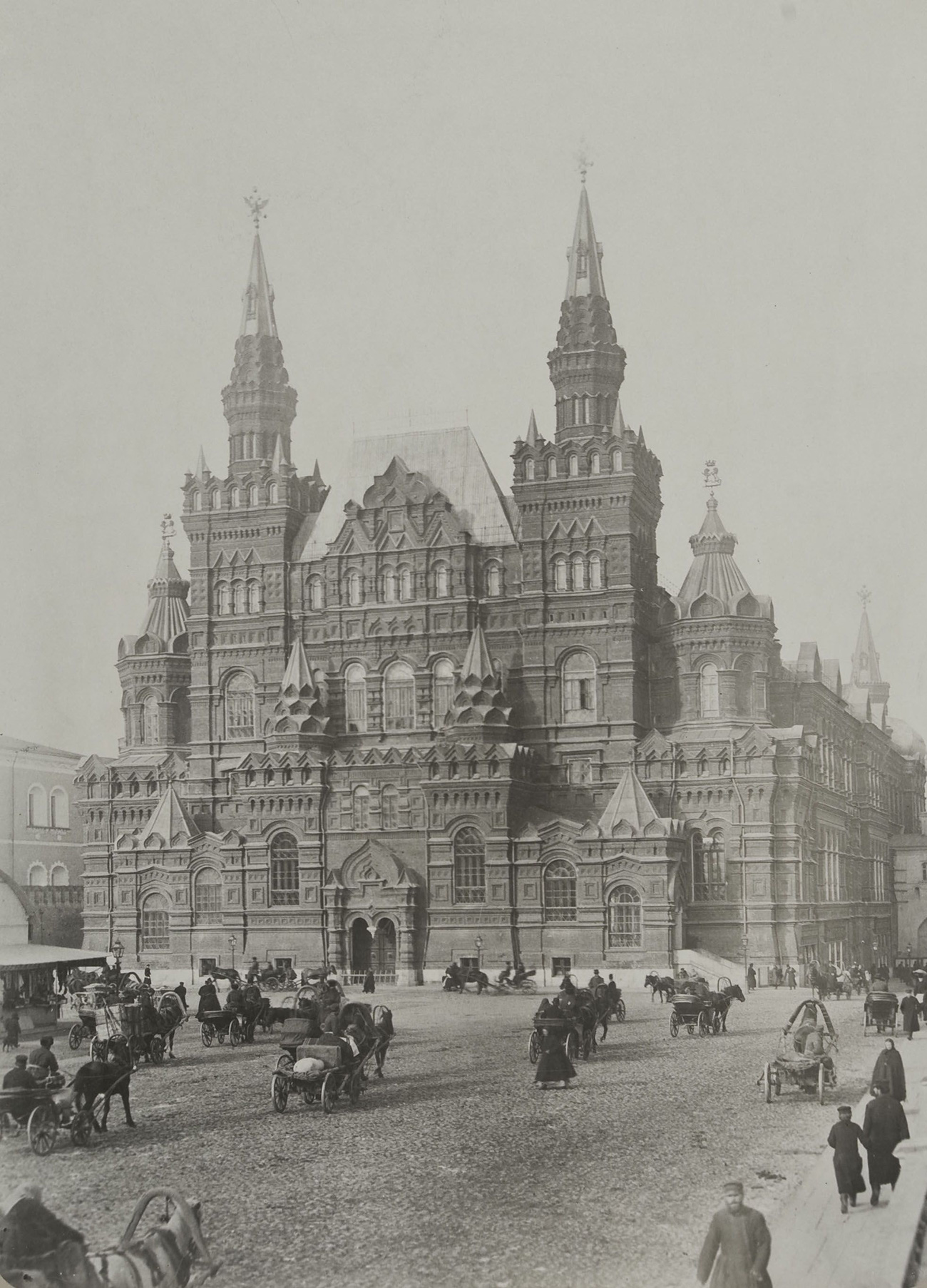 Исторический музей на Красной площади на архивной фотографии